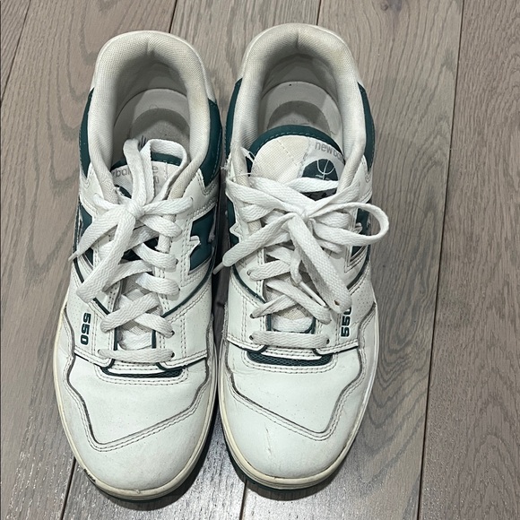 New Balance 550 White and Teal Sneakers, sz8 - Picture 2 of 4